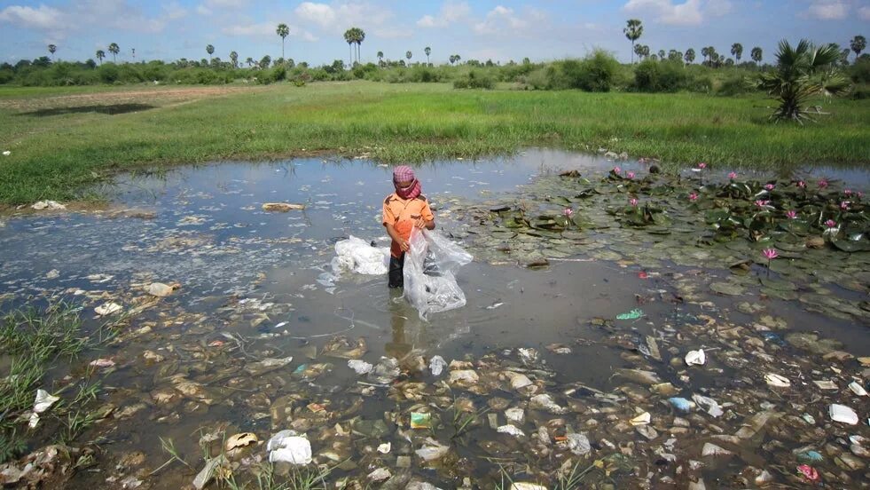 Bad pollution. Загрязнение гидросферы фото. Джерела забруднення води. Охрана воды фото. Dump Flood.