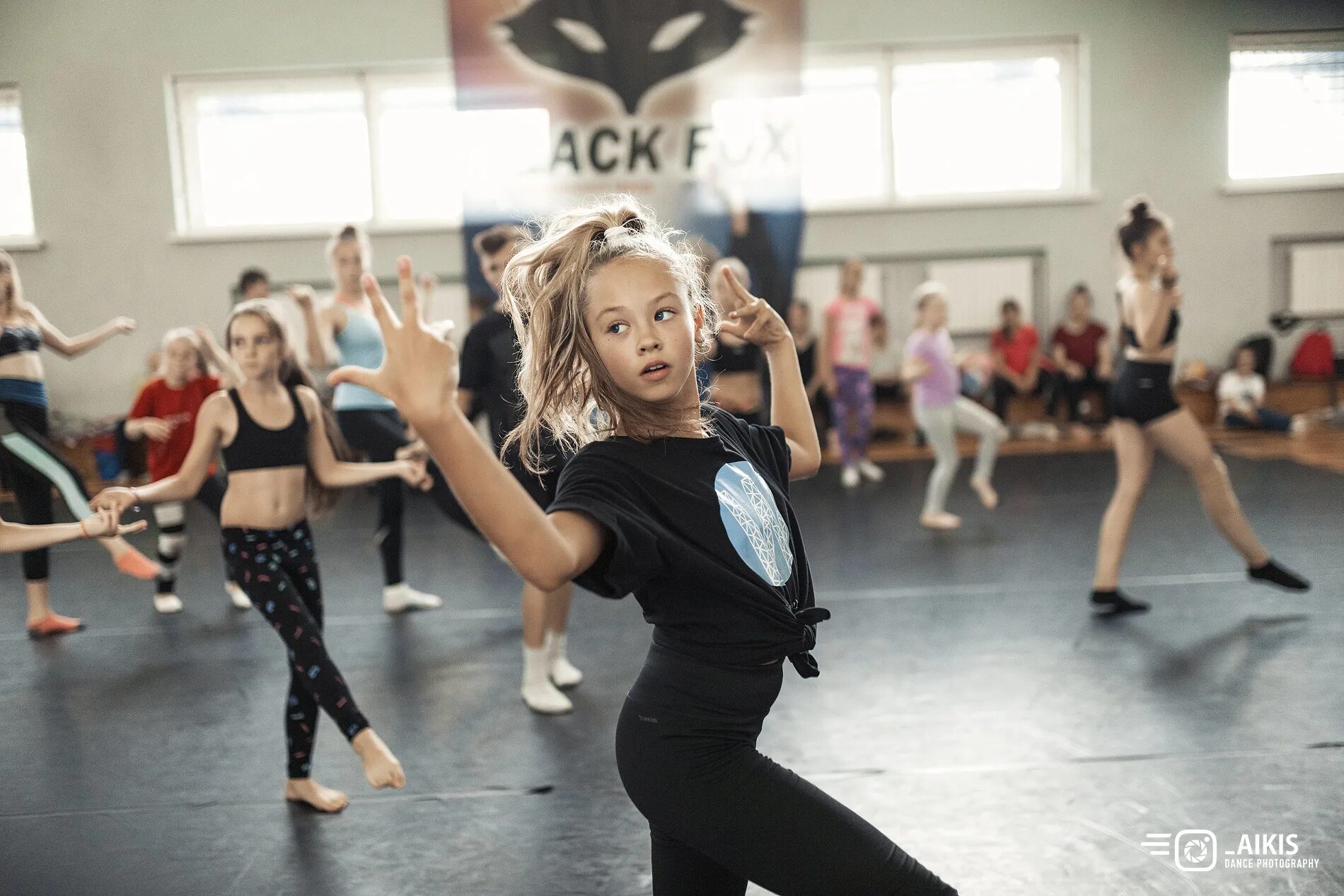 Голое танго. Свободный танец на прозрачном фоне. Ugc контент. Детский танцевальный лагерь. Dance for ugc codes.