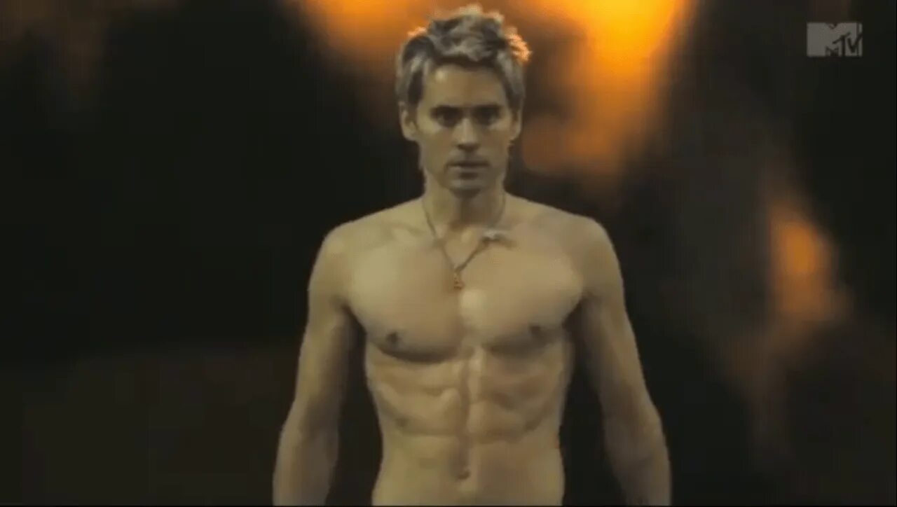 Hurricane 30. Hurricane 30. Hurricane 30 seconds to mars девушки из клипа. Джаред лето хурикан. 30 seconds to mars hurricane клип.