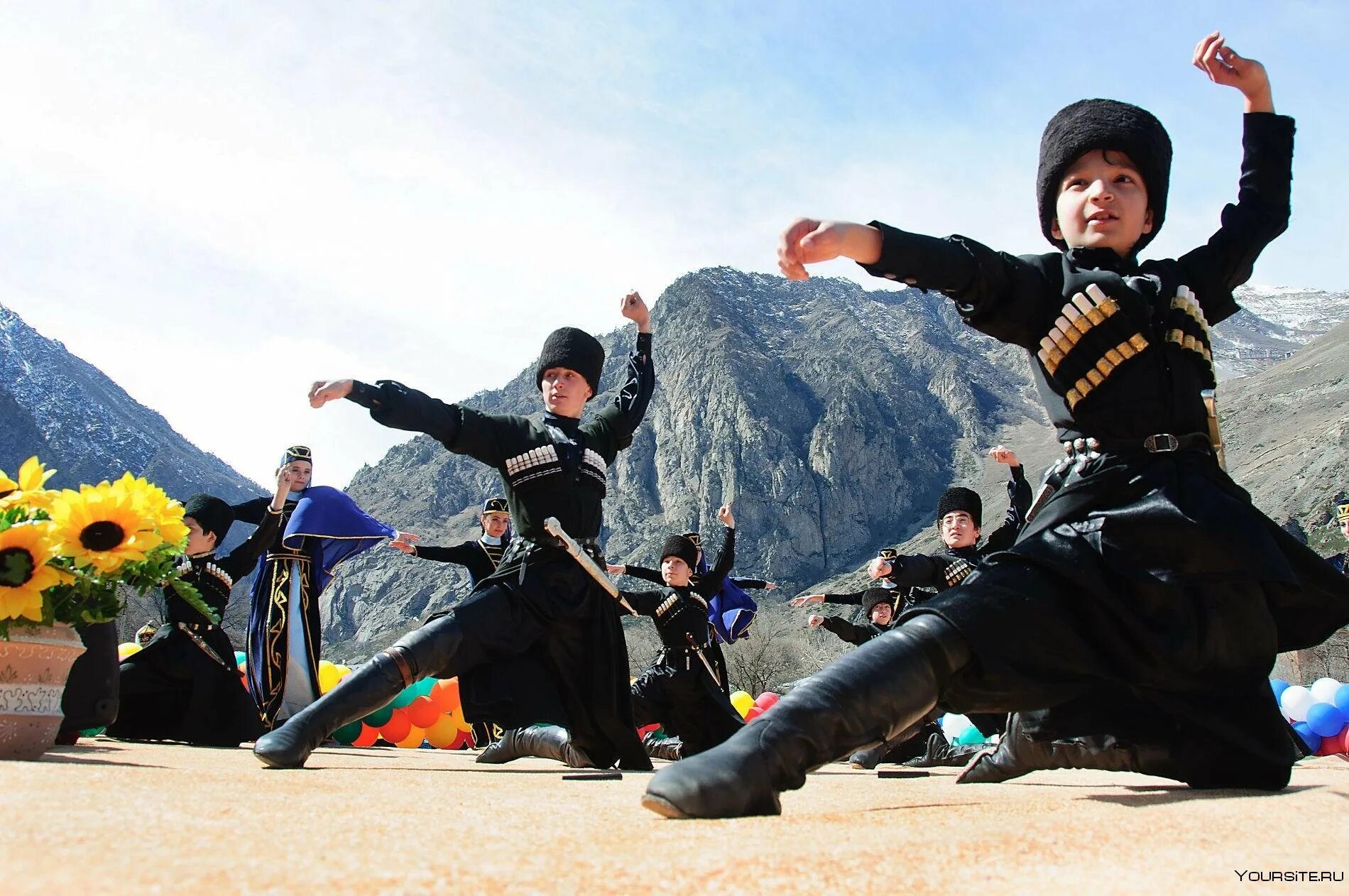 Кисловодск эльбрус. Эльбрус, кабардино-балкария. Карачаево-черкесия эльбрус. Адыги шапсуги. Горы кавказа эльбрус.