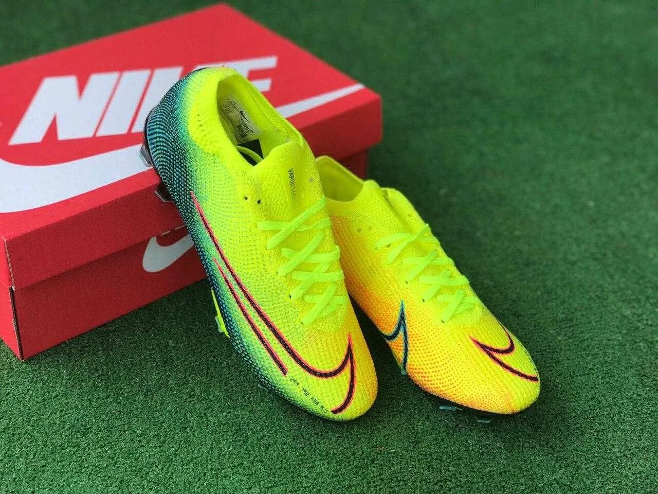 Купить найки футбольные. Найк меркуриал 2021. Nike меркуриал бутсы. Nike Mercurial Vapor 13. Бутсы найк меркуриал 2020.