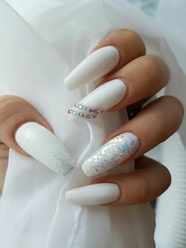 Маникюр дизайн на длинные ногти белые Matte white coffin nails White acrylic nails, Fall acrylic nails, Best acrylic n