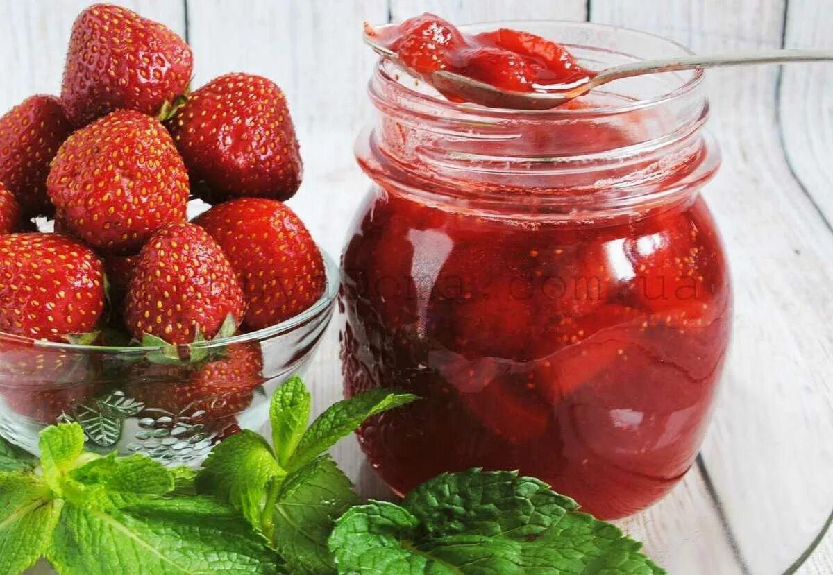 Банки с клубничным вареньем: найдено 90 картинок