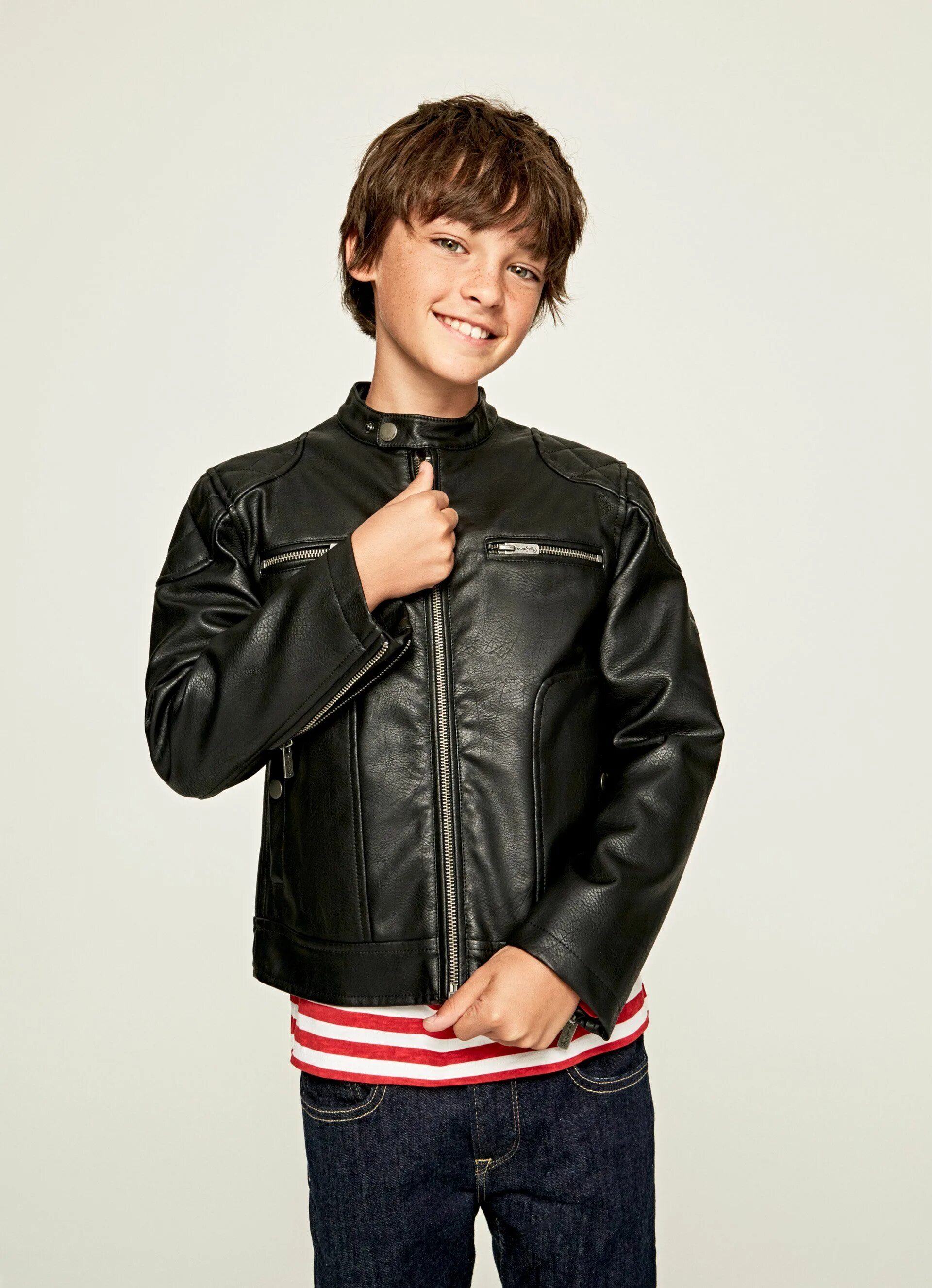 Куртка мальчику 13 лет. Pepe Jeans Leather Jacket. Мальчик в кожаной куртке. Кожаная куртка для мальчика 14 лет. Мальчики в коже.