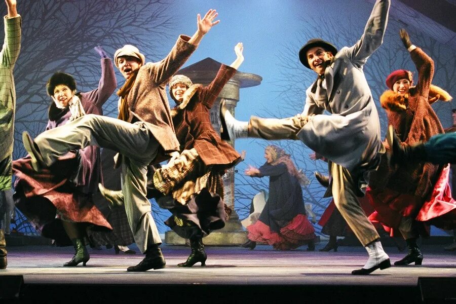 Норд ост мюзикл спектакль. Заложники в мюзикле. Заложники в мюзикле. Заложники в мюзикле. Теракт на дубровке норд ост 2002.