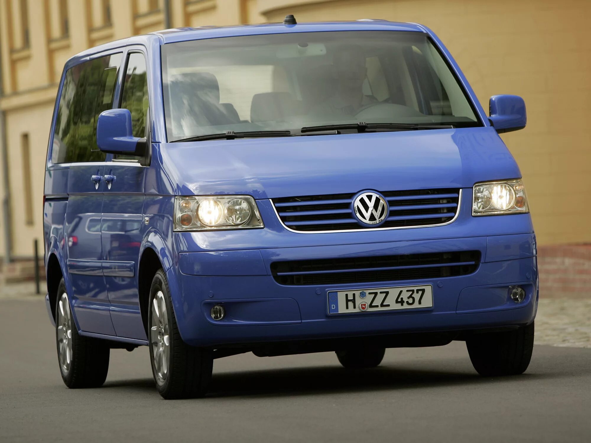 Фольксваген транспортер т5 2.0. VW Transporter t5 2003. Multivan t5 2003. Фольксваген Мультивен т5. Volkswagen Мультивен t5.