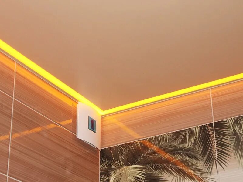 Потолок с подсветкой. Контурная подсветка потолка. Контурная подсветка натяжного потолка. Контурные подвесные потолки.