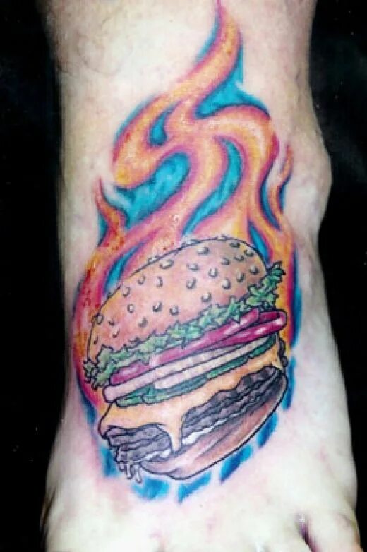 Татуировка путешественника женская. Ever tattoo. Маленькая детализированная татуировка. Татуировка мотоциклиста на руке. Тату мотоцикл.