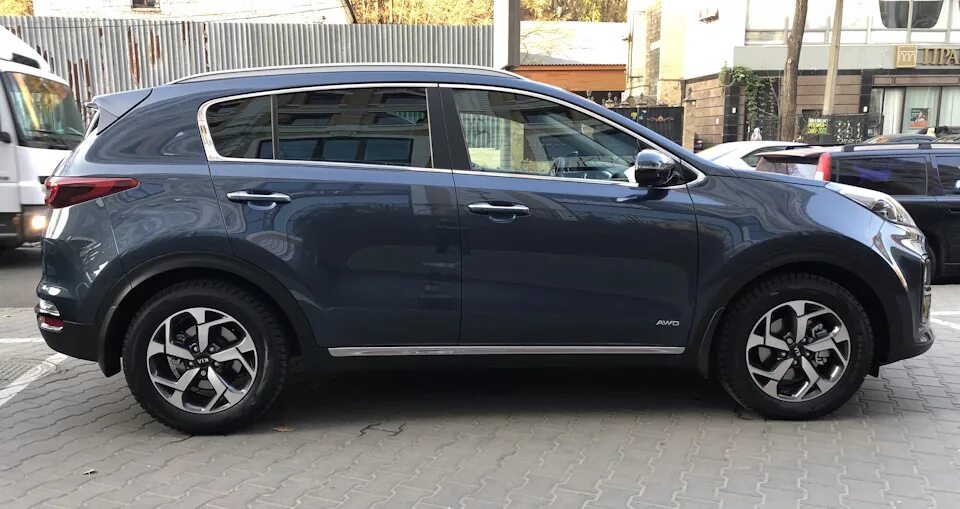 Купить резину киа спортейдж. Sportage 4 225/65 17. 225 65 17 Kia Sportage 4. Киа Спортейдж 4 резина. Внедорожные колеса на Киа Спортейдж 4.