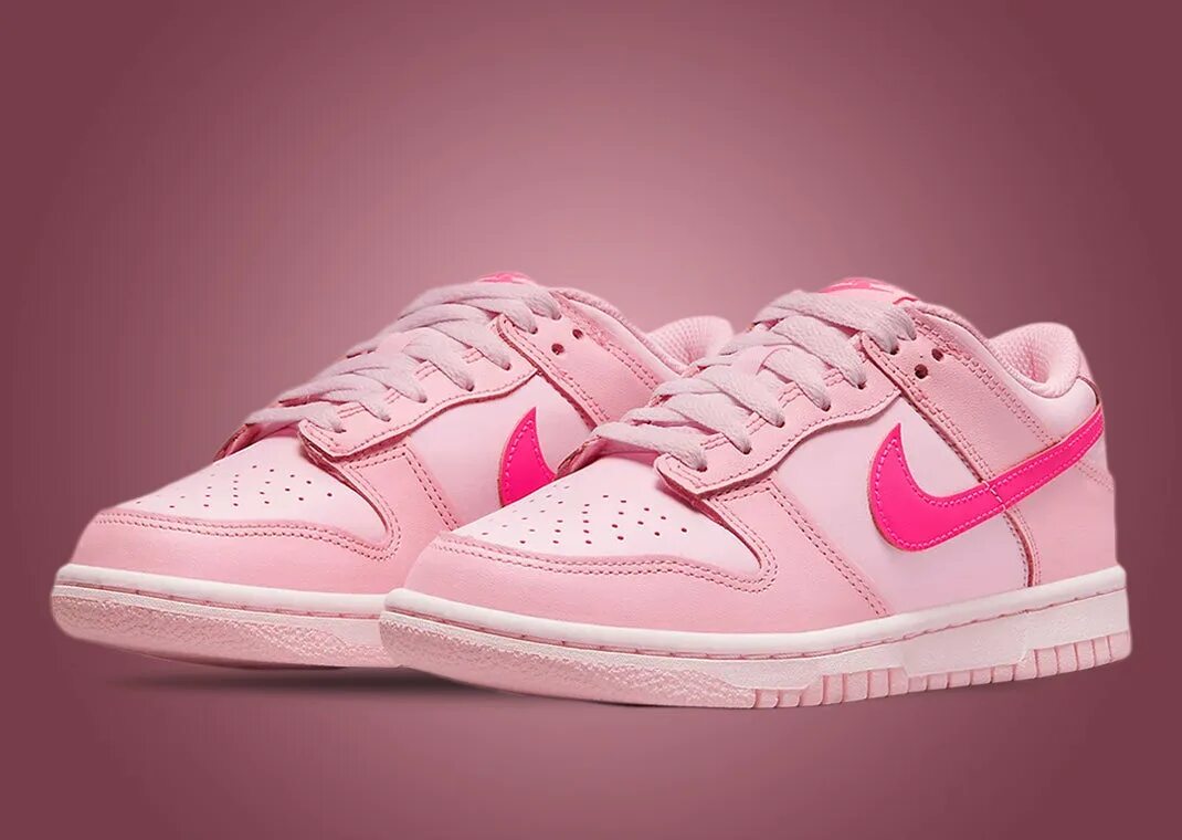 Nike dunk розовые. Nike Dunk Low Triple Pink. Nike Dunk SB Pink. Nike SB Dunk Low Pink. Найк Dunk Low Pink.