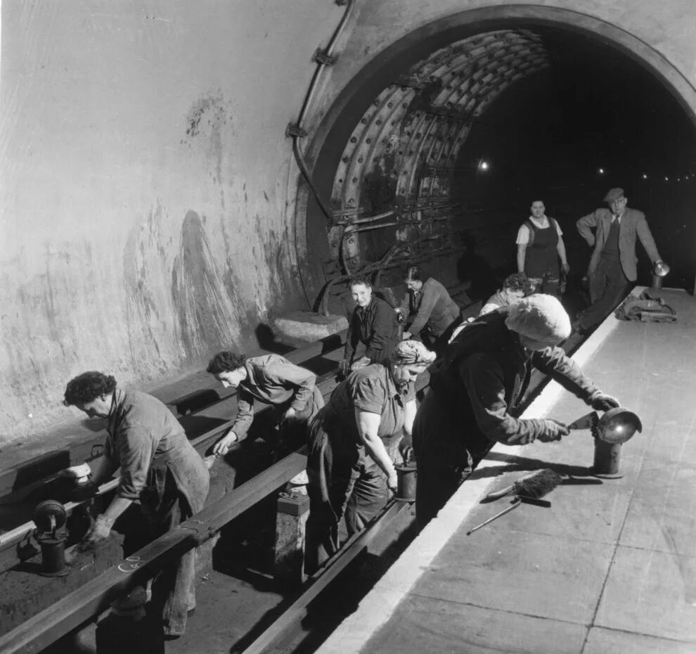 Открытие первого метрополитена. Первое метро в Лондоне 1863. Метрополитен в Лондоне 1863. Первая подземная железная дорога в Лондоне. Метро Лондона 1863 года.