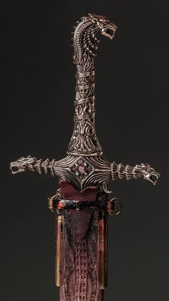 Valyrian steel sword. Меч валирийская сталь джейме ланнистер. Валирийский меч верный клятве. Меч джейме ланнистер. Меч джейме ланнистер.