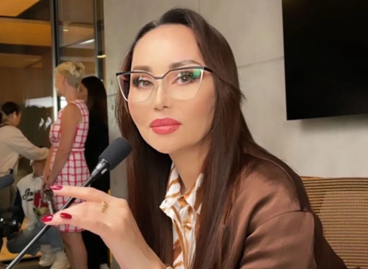 Баян максатовна алагузова 2022. Баян алагузова дети. Баян алагузова. Турсенгали алагузов. Баян алагузова дети.