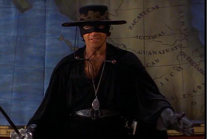 Зорро кто играл главную роль в фильме Antonio Banderas looks back as 'Mask of Zorro' turns 20