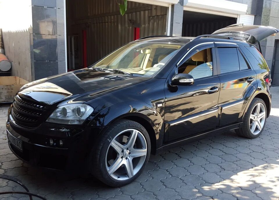 Диски gl 164. Mercedes w164 r20. w164 mercedes r21. мерседес мл 164. диски на ml w164.