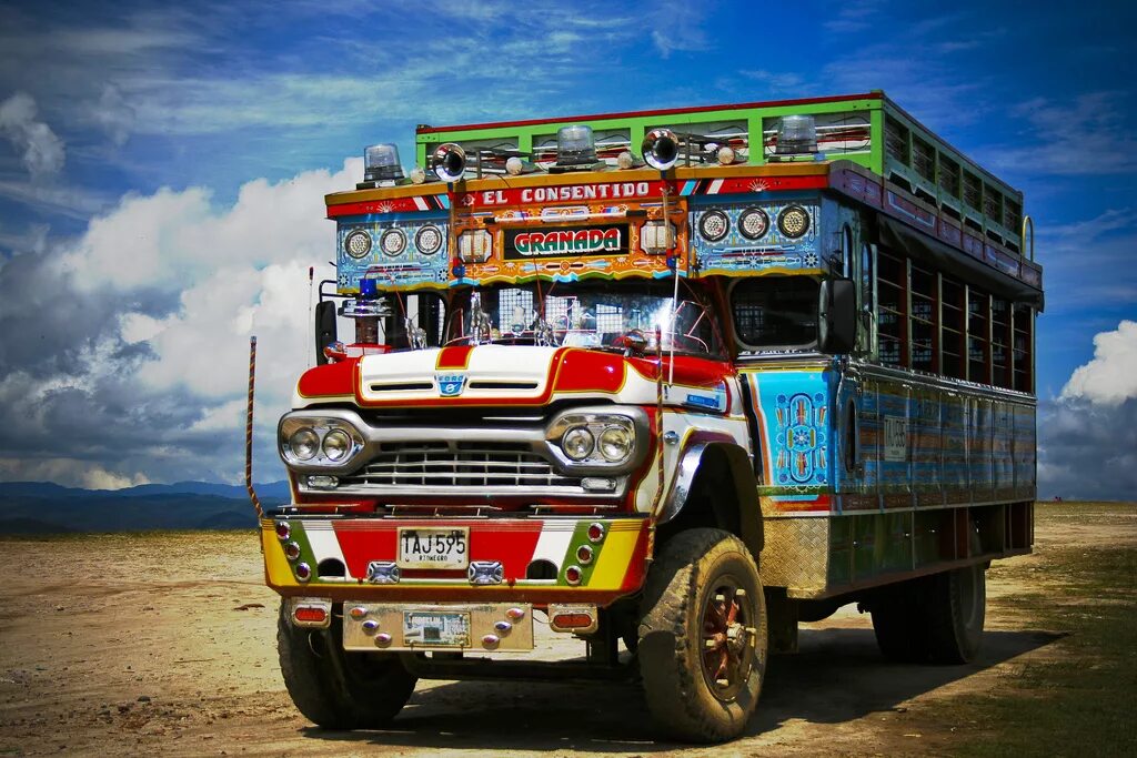 Экзотический транспорт. Транспортная система латинской америки. Латинская америка автобусы. Поезд в пустыне. Транспор латинской америки.