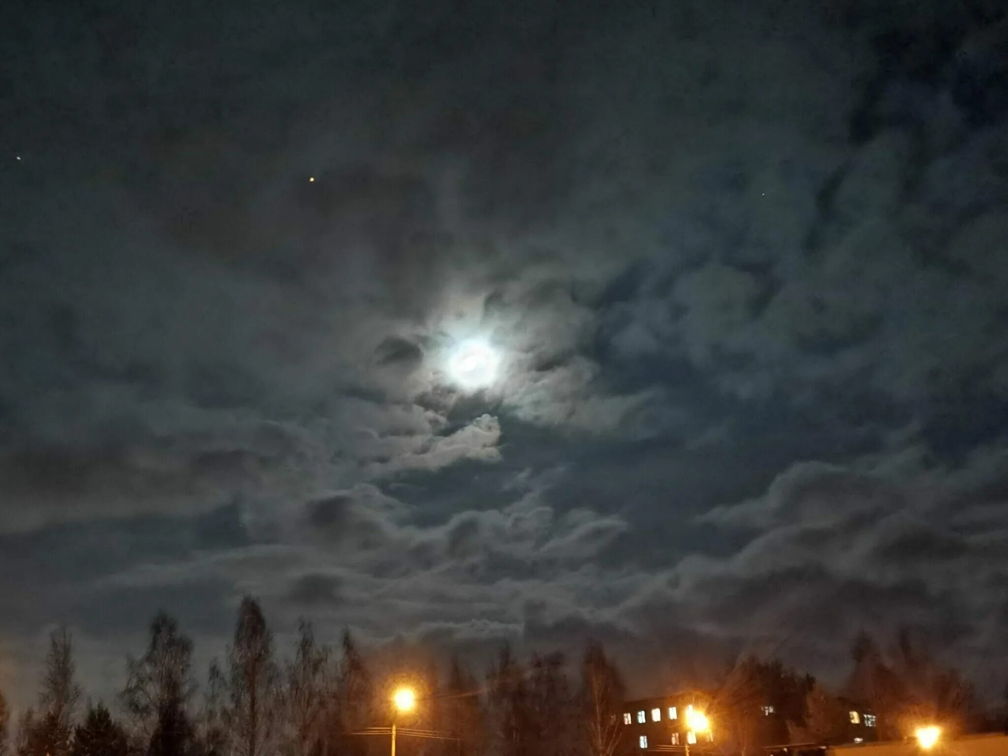 Какая сейчас в небе москве звезда. Небо сегодня. пересвет в небе. объект хога в небе.