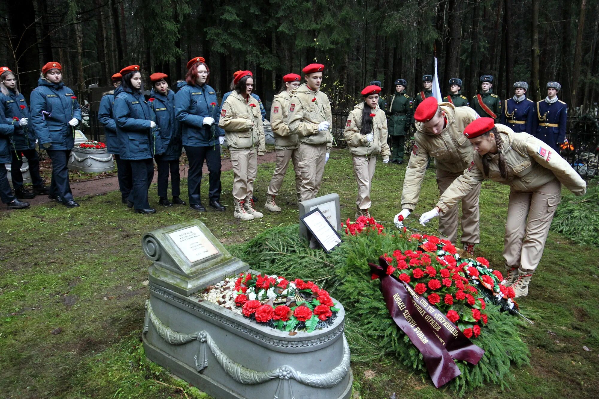 Перезахоронение останков. Захоронение останков солдата Великой Отечественной войны. Похороны летчиков в иваново