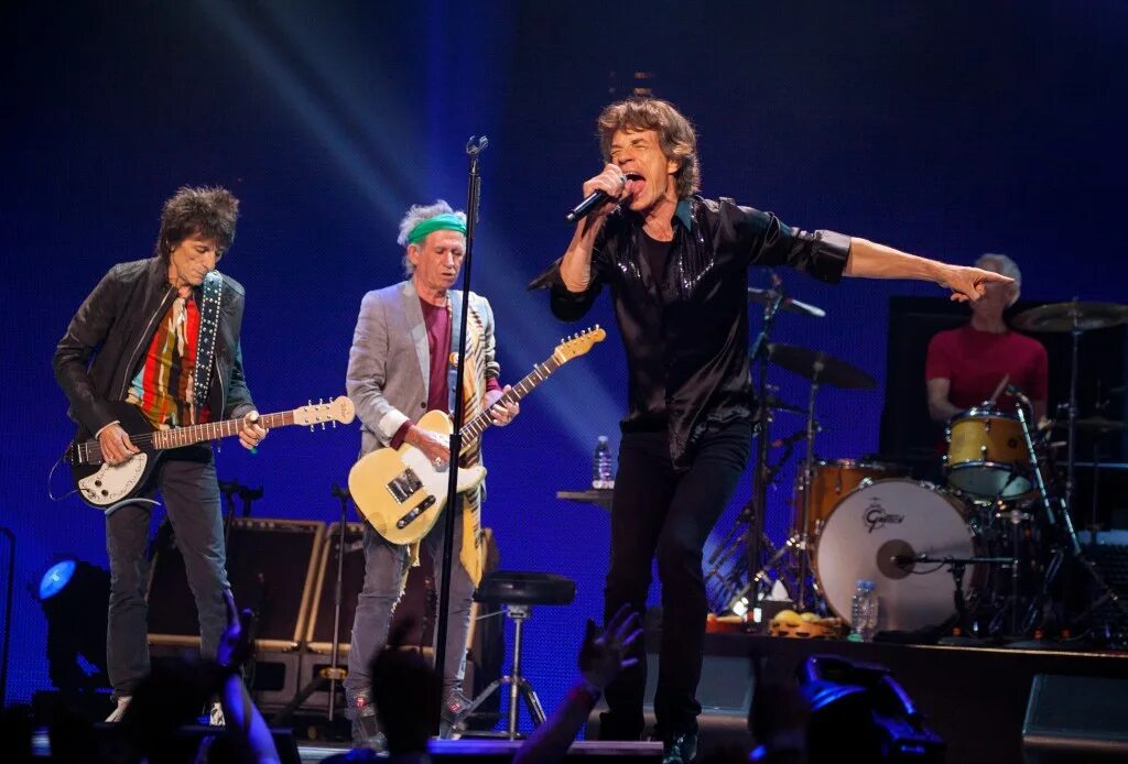 Rolling stones клипы. Роллинг стоунз. Rolling Stones Live. The Rolling Stones концерт. Роллинг стоунз молодые.