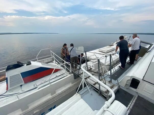 Метеор 235 якутск. Теплоход олекминск. Теплоход комета иркутск-ольхон. Ракета теплоход якутск. Ракета олекминск.