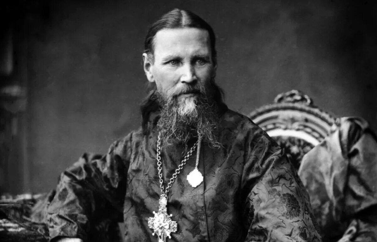 Схимонах тихон. Православный схимонах (преподобный иона киевский, † 1902). Мужчина молится в храме. Андрей пуганов протоиерей. Дмитрий гусев диакон.