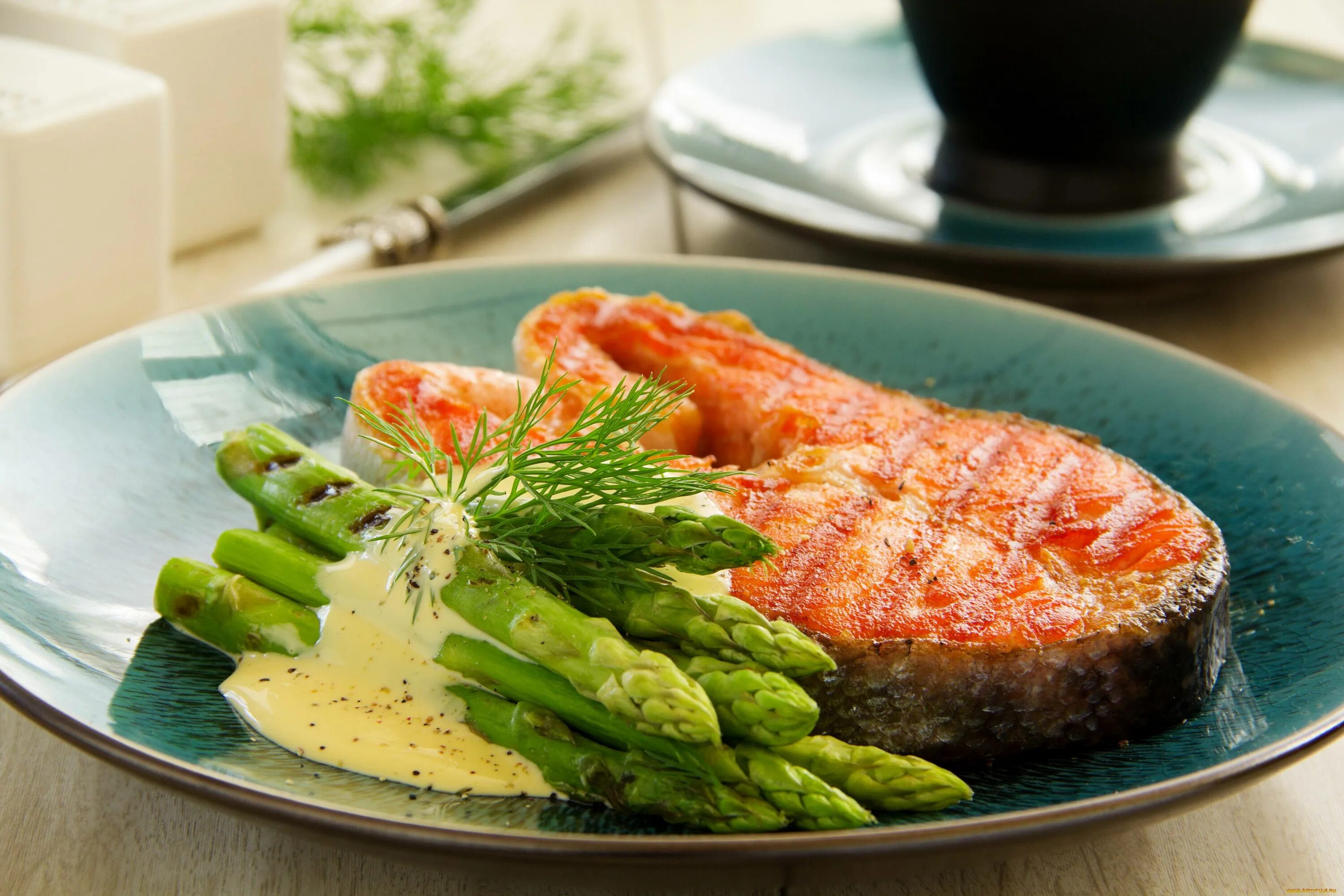 Семга быстро и вкусно. Семга со спаржей. лосось со спаржей. лосось со спаржей и голландским соусом. ужин.