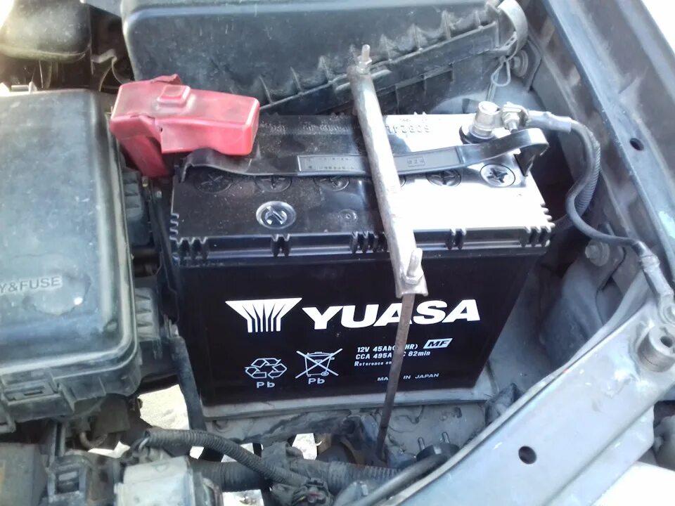 Toyota corona premio аккумулятор. 8. Аккумулятор toyota corona. Акб toyota noah. Тойота премио акб.
