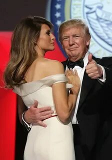Сколько жене дональда трампа