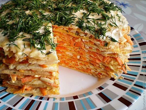 бутербродный торт с сельдью. вафельный торт с курицей. закусочный торт из вафельных. закусочный торт из куриного филе. пирог из вафельных коржей.