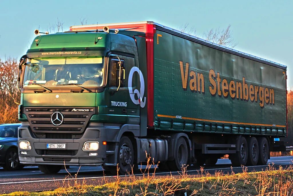 Мерседес актрос мп1 купить. Mercedes-Benz Actros 2. Мерседес Бенц Актрос 3. Мерседес Актрос 2022. Mercedes Benz Actros mp2.