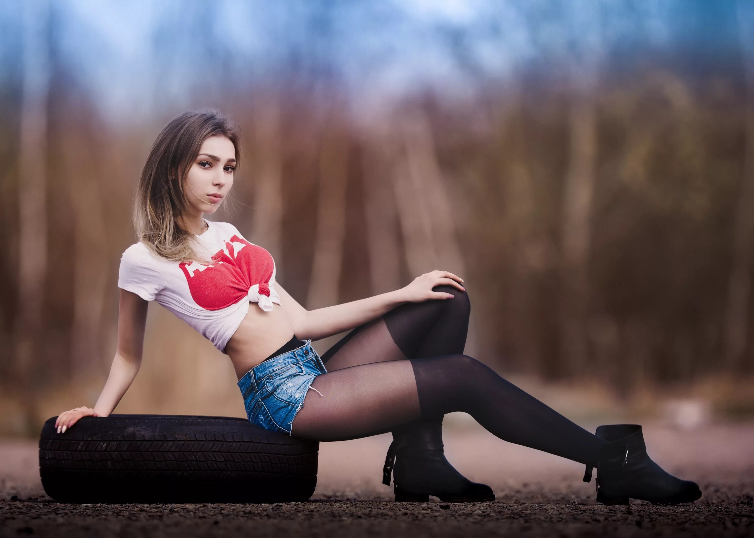 Девушки в чулках и топиках. Девушки в шортах и чулках. девушки в шортах и колготках. красивые девушки в шортах и колготках. красивые девушки в колготках.