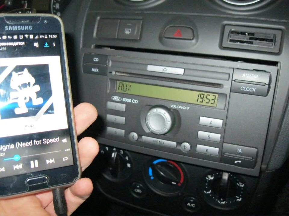 Knox Ford - How to Connect Bluetooth Phone With Ford Focus SYNC ® connectivity s