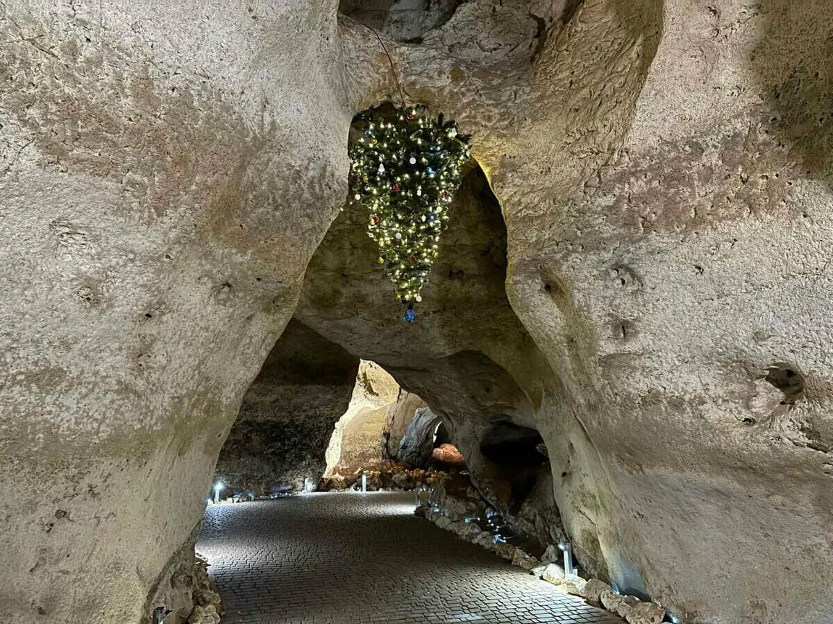 Белогорская пещера таврида. Пещера Таврида. Зуя пещера Таврида. Крымская пещера Таврида. Новая пещера Таврида.