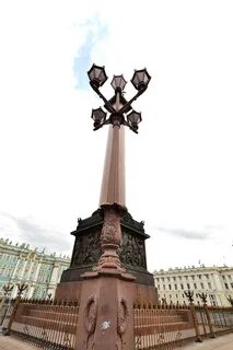 Арт объект александровская колонна