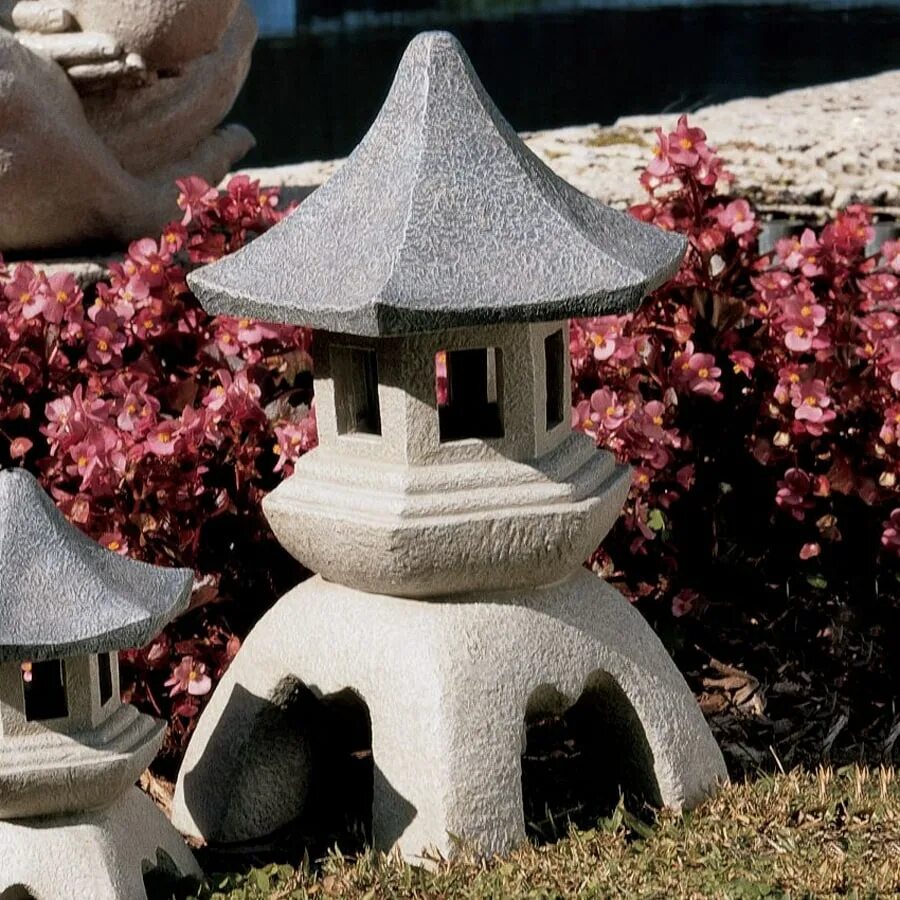 Фонарь японский Юкими-гата. Японский фонарь Юкими Торо. Торо японский каменный фонарь. Японский садовый фонарь Юкими-гата. Японский садовый фонарь