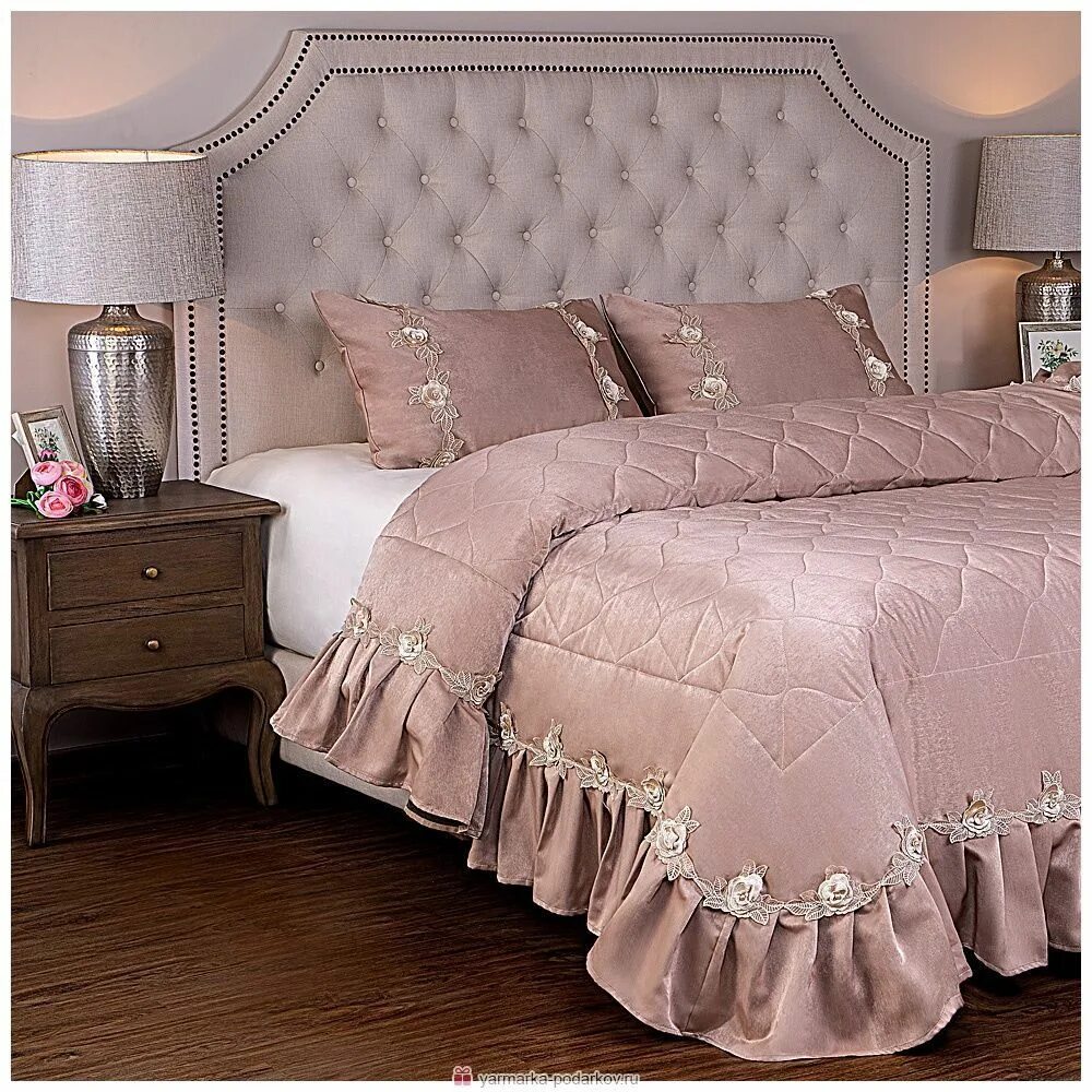 Покрывало на двуспальную кровать. Стеганое покрывало queen 230. Покрывала для спальни на кровать. Покрывало на кровать в спальню. Красивых покрывал в спальню.