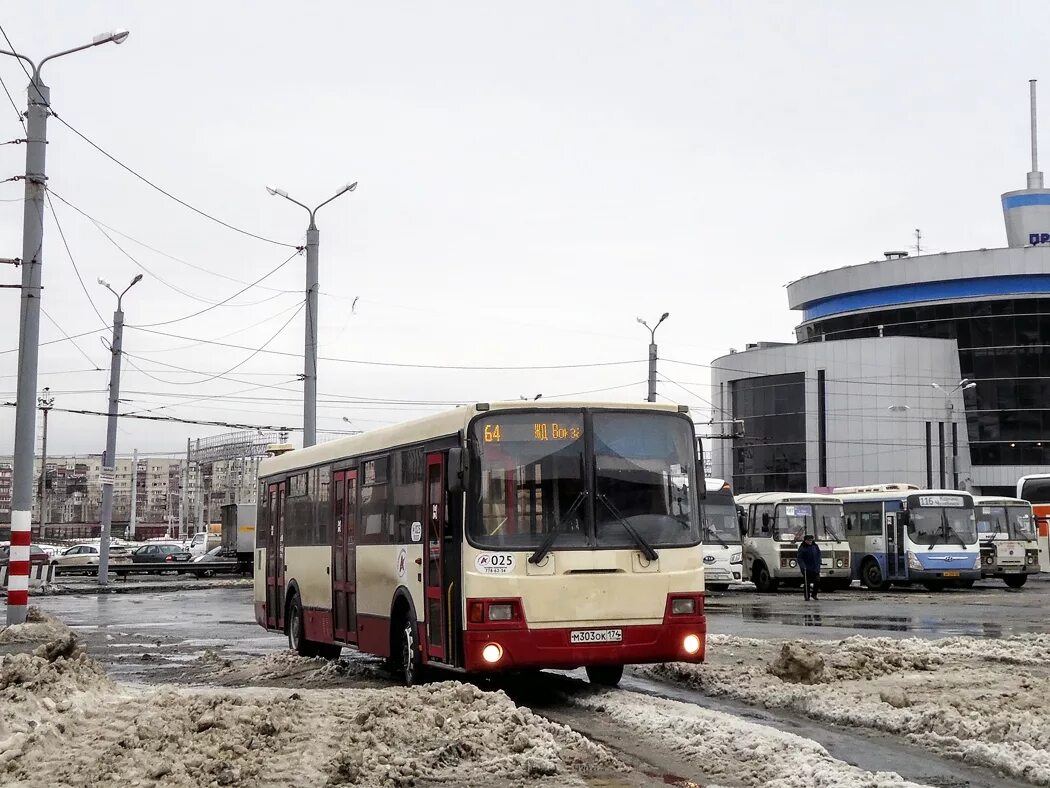 Первый автобус челябинск. ЛИАЗ 5256.53 Челябинск. ЛИАЗ-5256 автобус Челябинск. Челябинский автобус ЛИАЗ 5256. Челябинск Автобусный путь 64.