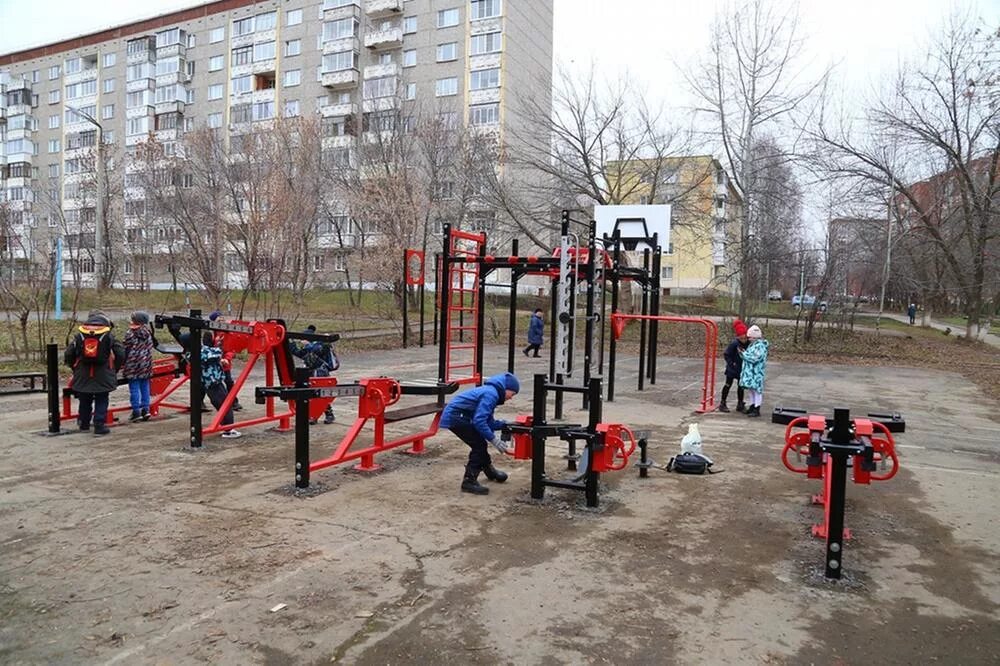 собачья площадка. площадка экзамен гибдд 2021. сдача площадки в гаи. спортивные сооружения на площадке. открытая детская площадка.