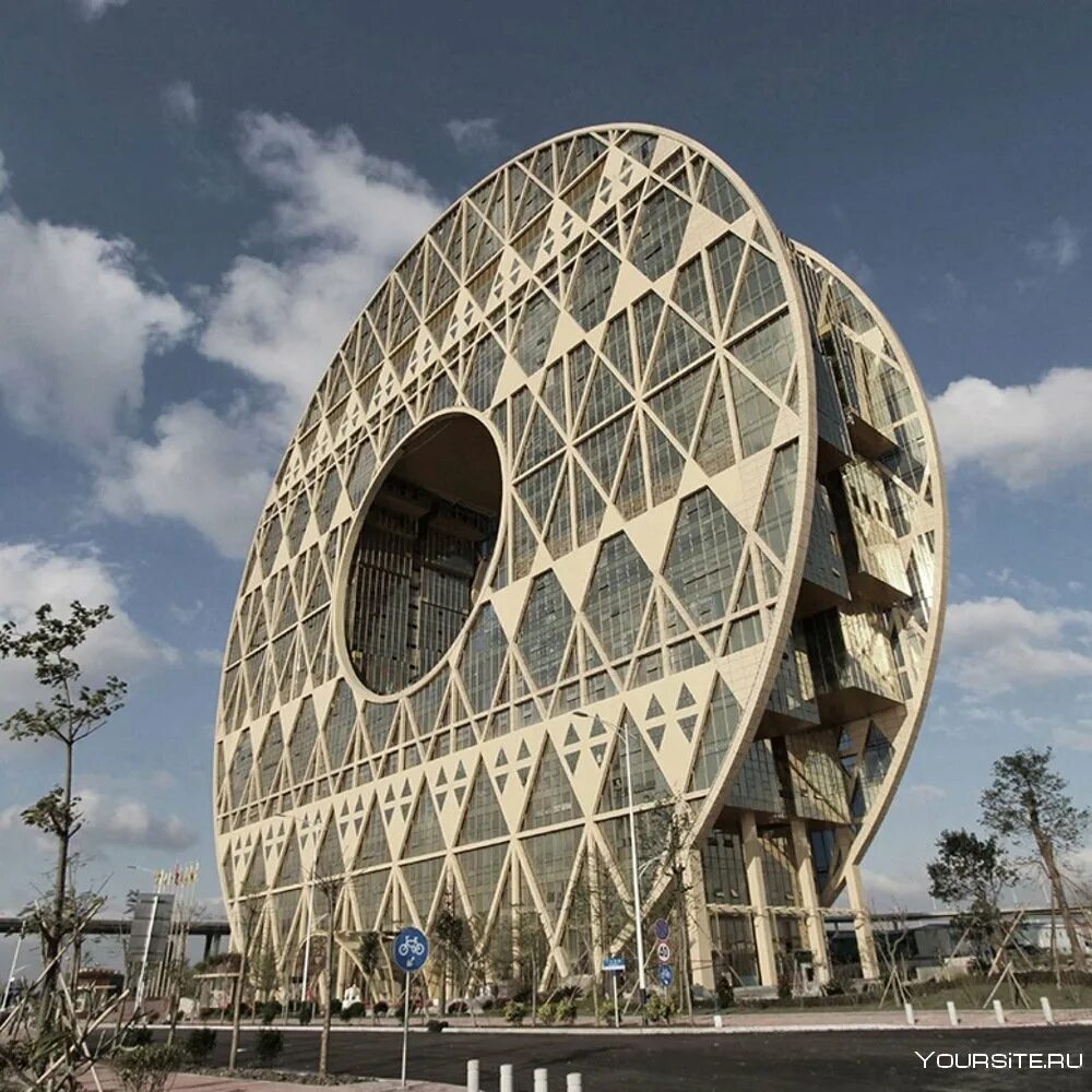 Всемирно известные здания. Яйцеобразное здание Бомбей Индия. Cybertecture Egg, Мумбаи. Здание-монета в Гуанчжоу. Яйцеобразное здание Бомбей Индия Архитектор.