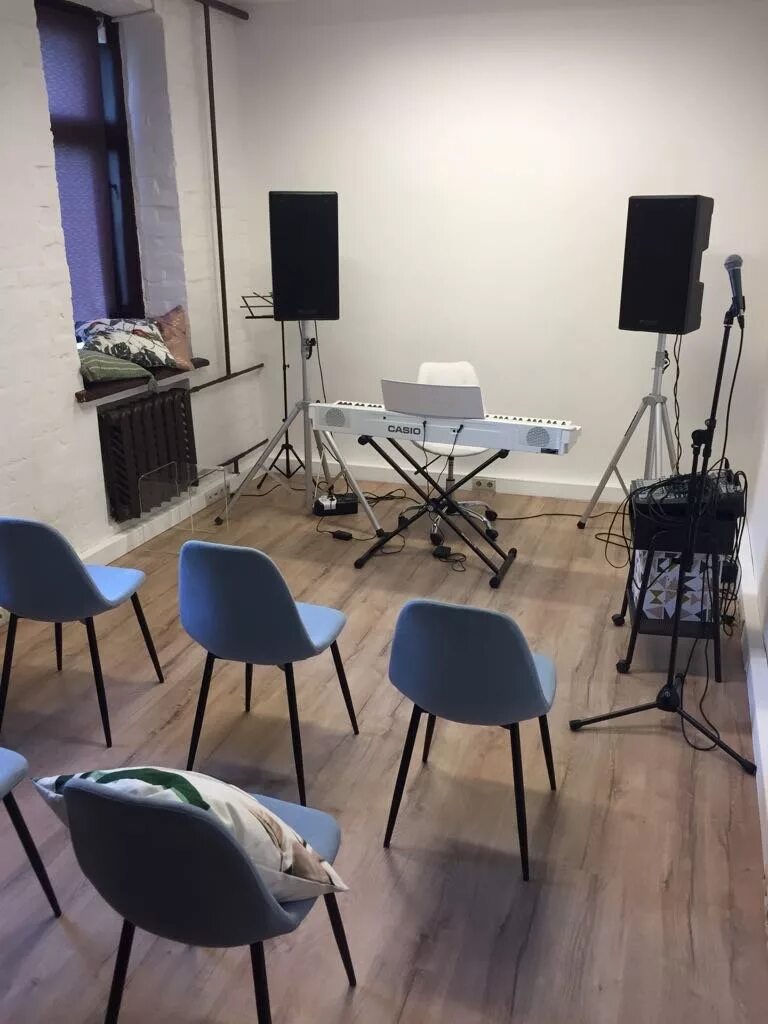 Студия вокала войс ап. Voice up. Voice up. Вокалист tool 2022. Ai voice omates.