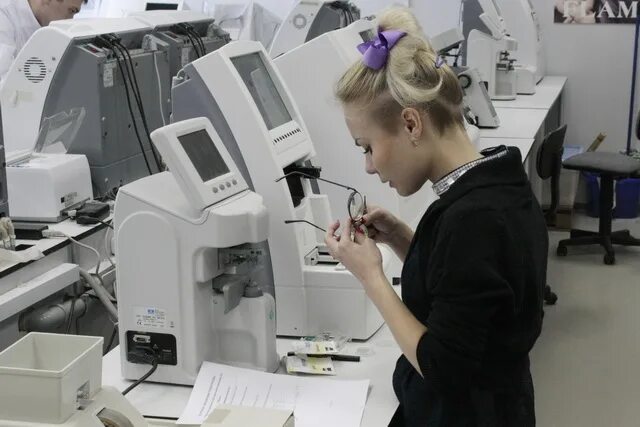 оптика механика. оптические и оптико-электронные приборы и системы. оптика механика. работы в области оптики естествознания. оптик-механик.