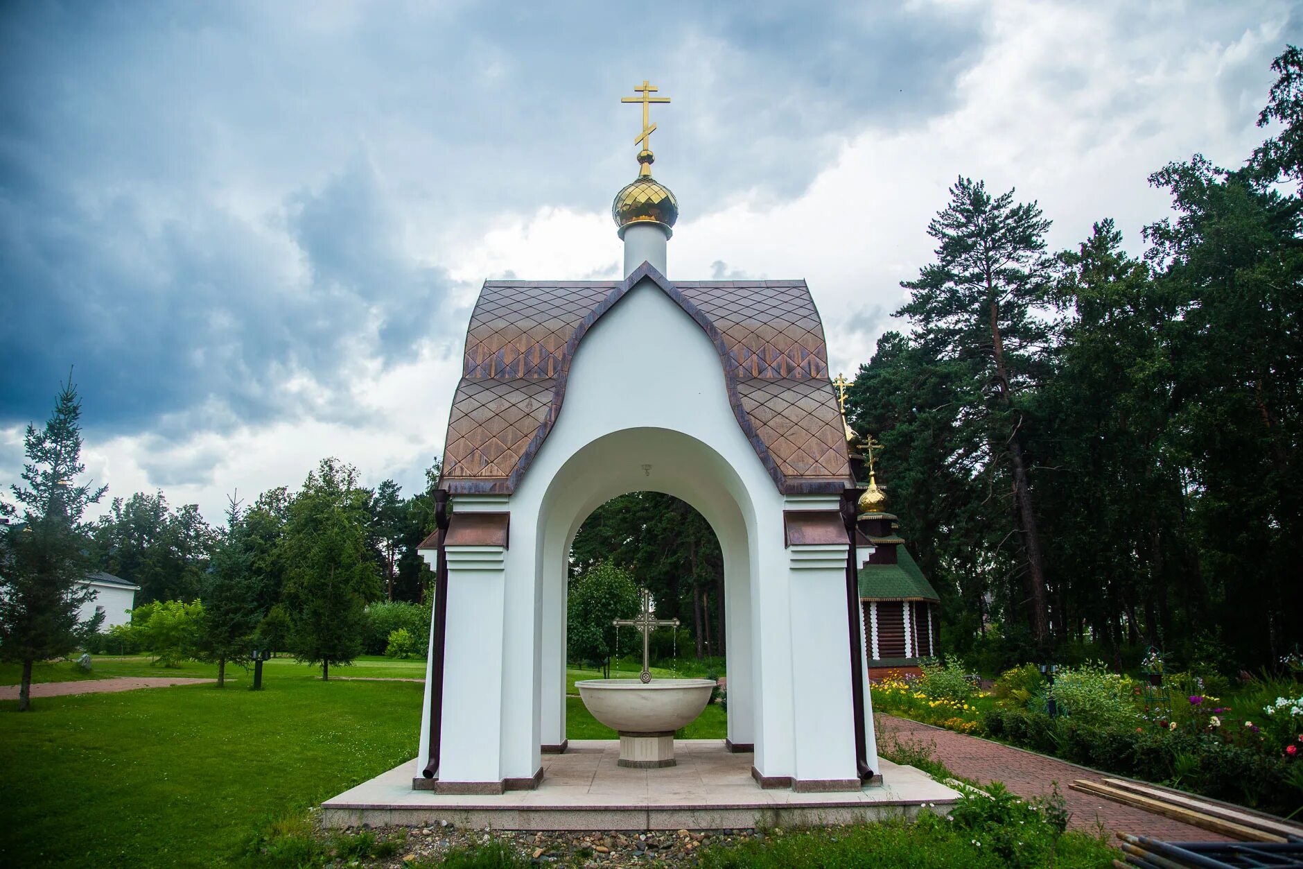 Часовня значение. Успенский монастырь красноярск. водосвятная часовня в успенском монастыре. часовня святой параскевы красноярск. часовня щемилово.