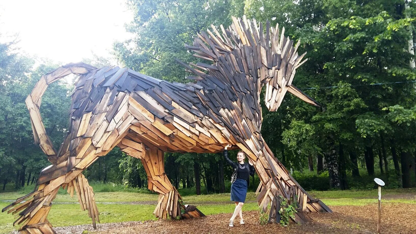 Выксунский парк деревянные скульптуры. Арт овраг Выкса статуи. Великий Новгород арт объекты. Арт объекты Нижнего Новгорода. Новгород необычные места