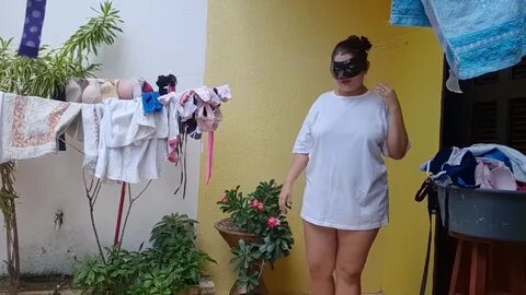 Retirando as roupas do varal com a sensualize Nudity, Sexually and Explicit...