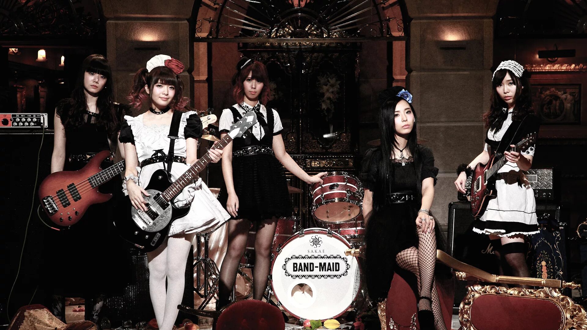 Рок группы оркестр. Группа Band-Maid. Band-Maid японская группа. Band Maid j-Rock. Misa Band Maid 2021 с гитарой.