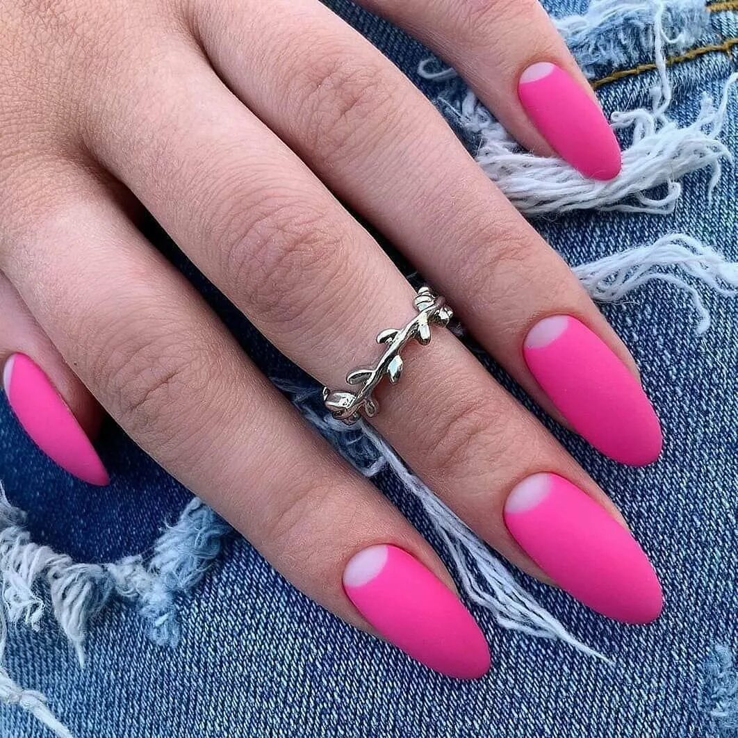 красивый маникюр на длинные ногти миндальной. ногти миндаль яркие. самые красивые ногти. весенние ногти. интересный дизайн ногтей.