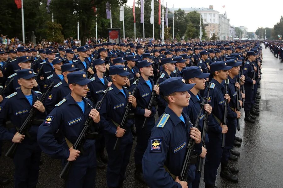 ВУНЦ ВВС ВВА Воронеж. Выпуск ВУНЦ ВВС ВВА 2021 Воронеж. ВУНЦ ВВС ВВА Воронеж парад 2014. Курсанты военно воздушной Академии Воронеж.