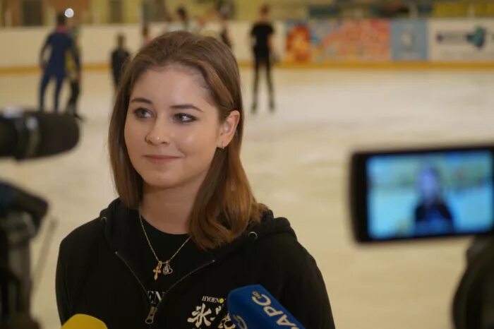 Олимпийская чемпионка по фигурному катанию в сочи. Олимпийская чемпионка по фигурному катанию в сочи. Олимпийская чемпионка по фигурному катанию в сочи. Липницкая олимпийская чемпионка. Олимпийская чемпионка по фигурному катанию в сочи.