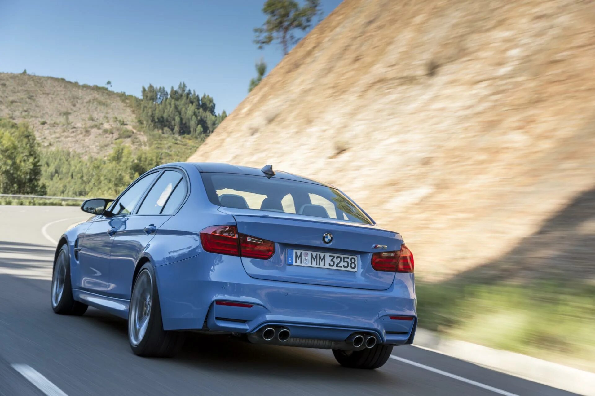 Е 3 2015. Bmw m3 sedan 2015. bmw седан м3. bmw 3 2015. bmw m3 седан 2015.