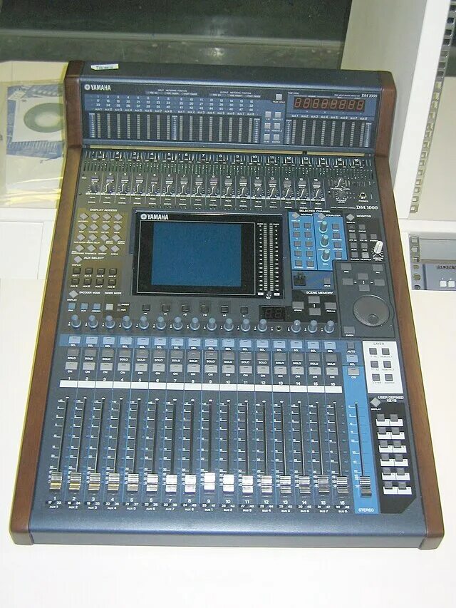 Yamaha dm1000vcm. Yamaha dm1000vcm. Микшерный пульт yamaha dm 1000. Цифровой звуковой микшер yamaha dm-1000. Yamaha dm1000 v1.